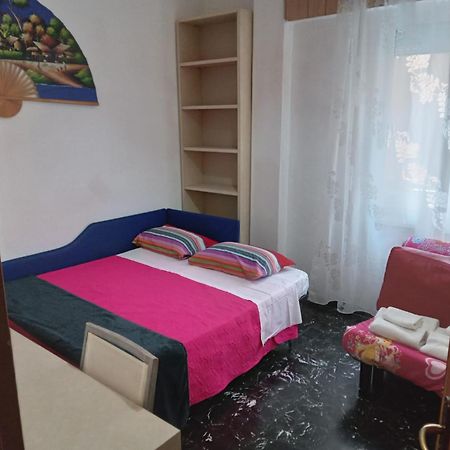 Homebetty Vado Ligure Luaran gambar