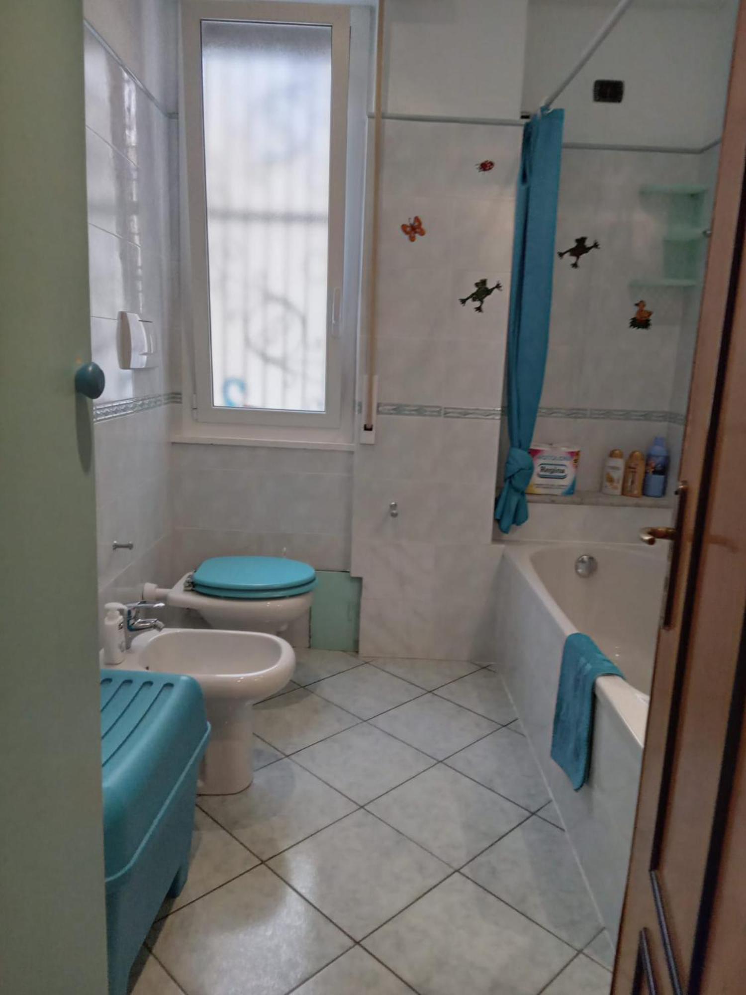 Homebetty Vado Ligure Luaran gambar